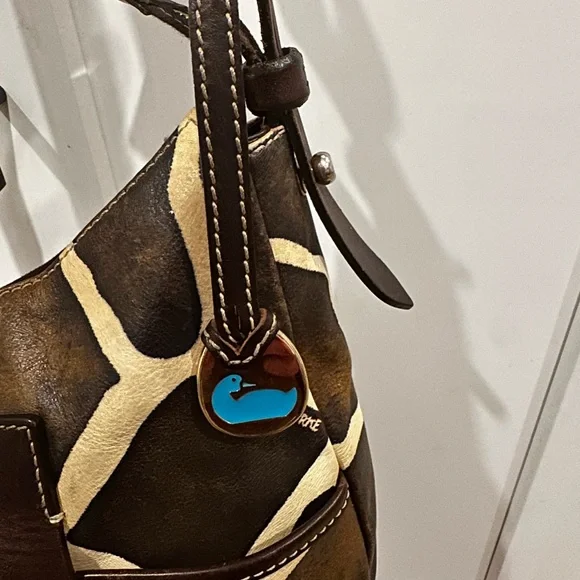 Dooney & Bourke Giraffe Print Shoulder Bag EUC no callouts - Picture 3 of 16